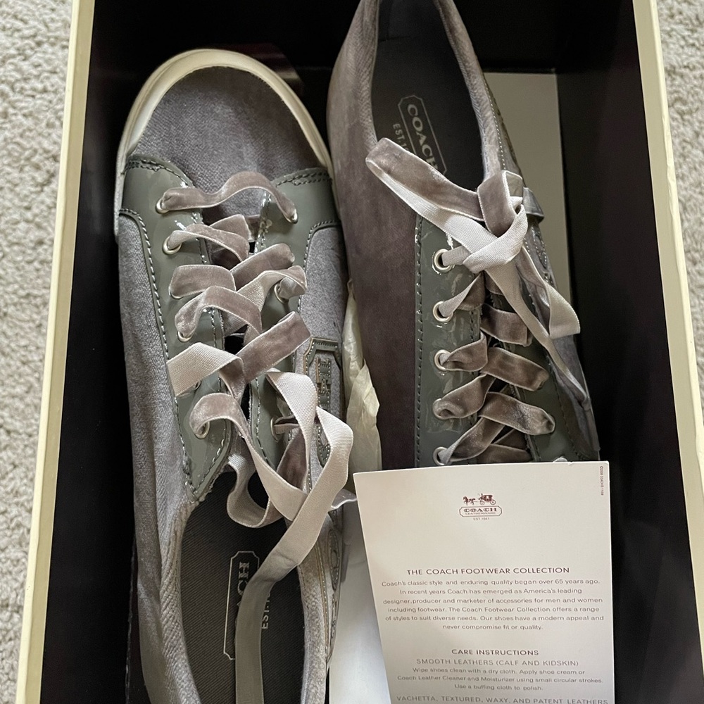 New in Box Coach Fabiana Velvet 8